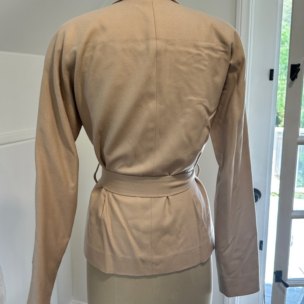 Custom made ladies 90s beige wool suit. Vintage - Picture 12 of 15